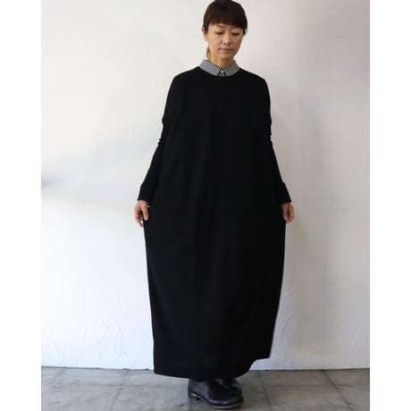 CAERULA カエルラ　ウォッシャブルウールワンピース　#ブラック、レッド、グリーン