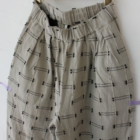 ARTE POVERA アルテポーヴェラ　インドジャガード2タックイージーパンツ　#サンドベージュ、ブラック