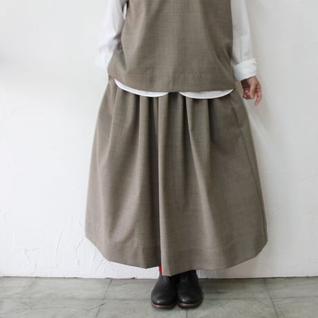 **またまた再入荷**　homspun ホームスパン　ウールトロピカルクロスギャザースカート　#ベージュ、チャコール、ネイビー　【送料無料】