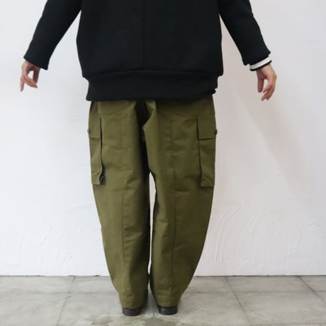 sasanqua by trees サザンカバイツリーズ　ミリタリーキャンバスセンターシームボリュームカーゴパンツ(AN-190)　＃オリーブ、ブラック