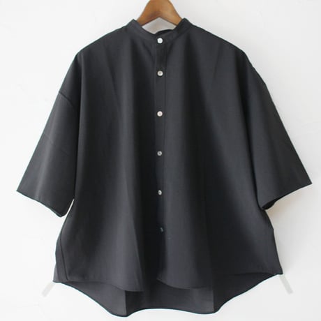 TRAVAIL MANUEL トラバイユマニュアル　ハイツイストPストレッチバンドカラーシャツ　#ブラック