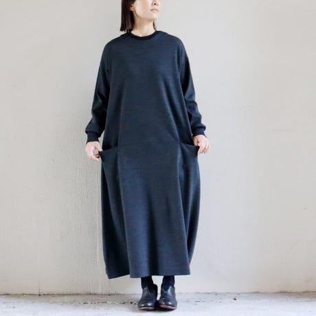 **またまた再入荷**atelier naruse アトリエナルセ　wool cocoon one-piece　ウールコクーンワンピース　【送料無料】