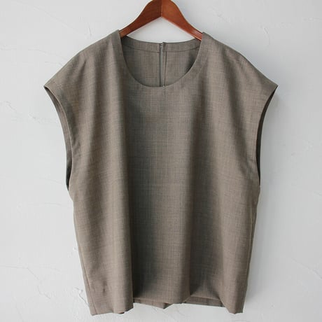 **またまた再入荷** homspun ホームスパン　ウールトロピカルクロスノースリーブブラウス　#チャコール、ネイビー　【送料無料】
