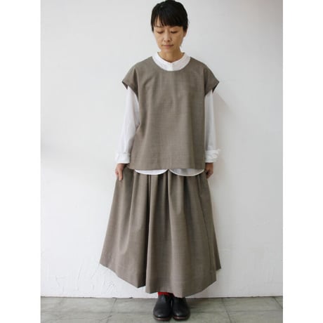 **またまた再入荷** homspun ホームスパン　ウールトロピカルクロスノースリーブブラウス　#チャコール、ネイビー　【送料無料】