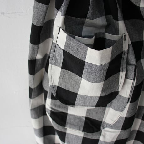 **再生産** sasanqua by trees サザンカバイツリース　ブロックチェックアシメレイヤーポケットスカート　#白ｘブラック