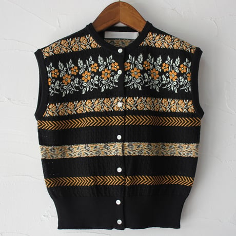 ASEEDONCLOUD アシードンクラウド　Flower Jacquard Knit Vest #オフ白、ブラック　【送料無料】