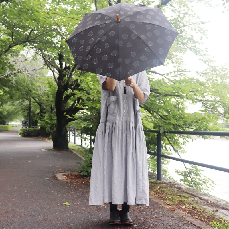 新柄到着** ツタエノヒガサ tutaee きつねのたすき(注染) 日傘 新柄到着** ツタエノヒガサ tutaee きつねのたすき(注染) 日傘