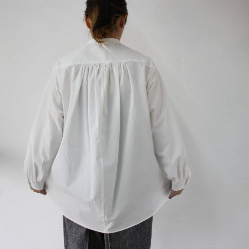SUSURI ススリ ヘムレンシャツ #greenish black , off white 