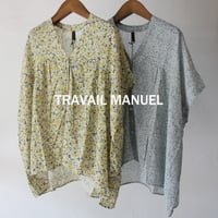 TRAVAIL MANUEL トラバイユマニュアル フラワープリントフレンチギャザーブラウス　#オフ白、イエロー