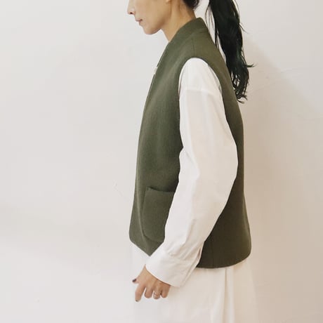 atelier naruse アトリエナルセ　pure wool bouclé vest　ピュアウールブークレベスト　#ブラック、オリーブ　【送料無料】