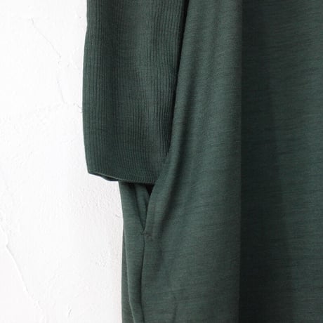 CAERULA カエルラ　ウォッシャブルウールワンピース　#ブラック、レッド、グリーン