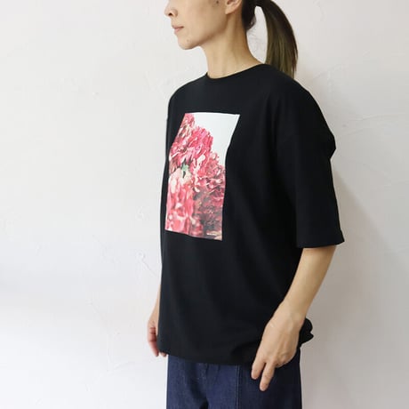 amne アンヌ　H_s tee " Ours "柄半袖Tシャツ　#ブラック