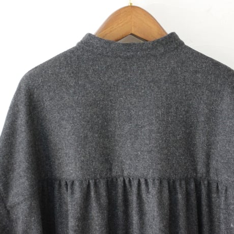 **再入荷** Linenya リネンヤ　ウール長袖スタンドカラーワンピース　#ブラック、グレー