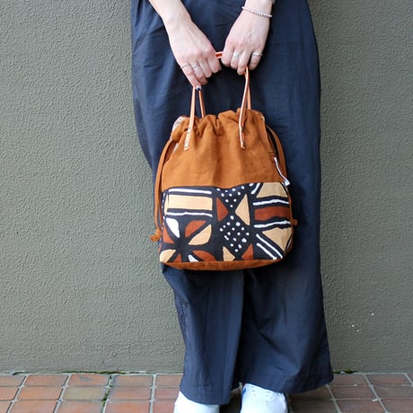 ARTE POVERA アルテポーヴェラ　SuKiMaリメイク インドハンドプリント巾着BAG（M)　#ブラウン、ブラック