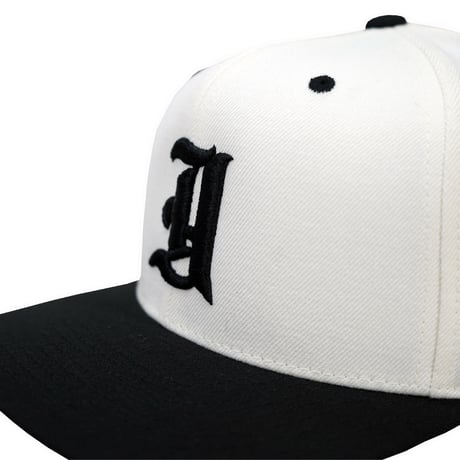 OLD ENGLISH SNAPBACK CAP / NATURAL & BLACK