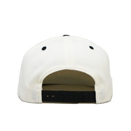 OLD ENGLISH SNAPBACK CAP / NATURAL & BLACK