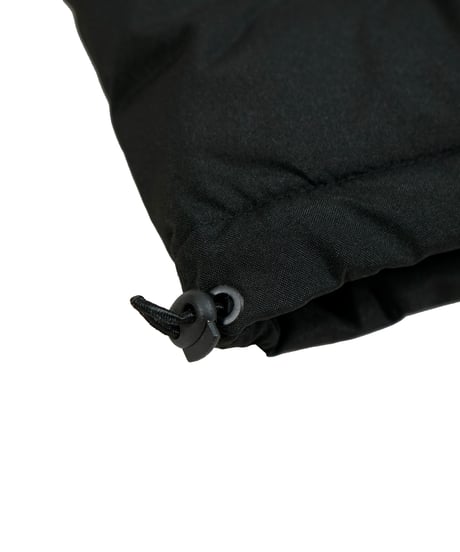 BACK EMBROIDERED DOWN VEST / BLACK