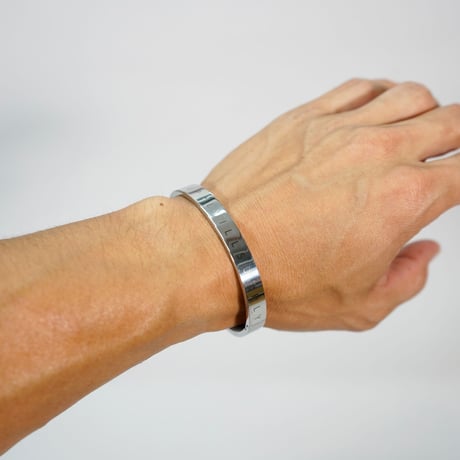 ILLSUPPLY STAINLESS BANGLE / SILVER