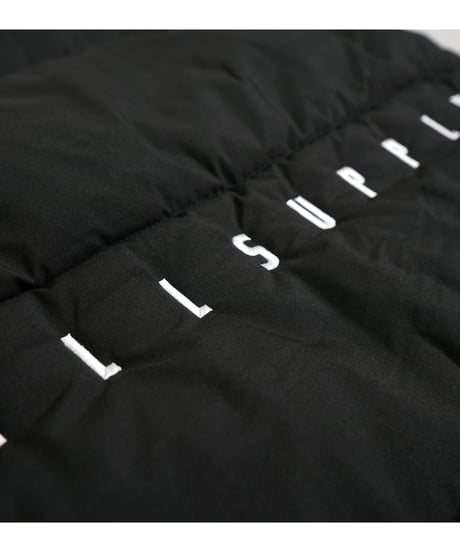 BACK EMBROIDERED DOWN VEST / BLACK