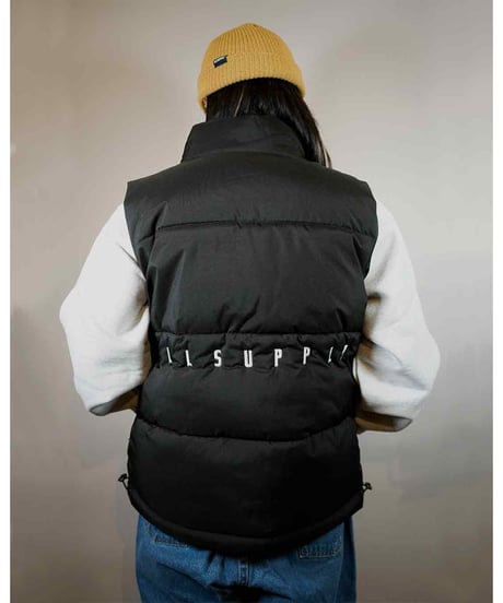 BACK EMBROIDERED DOWN VEST / BLACK