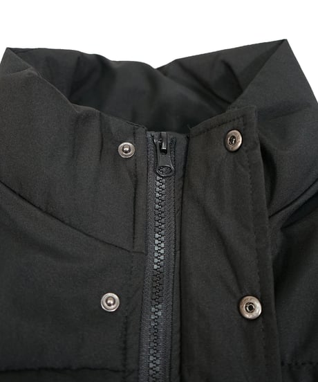 BACK EMBROIDERED DOWN VEST / BLACK