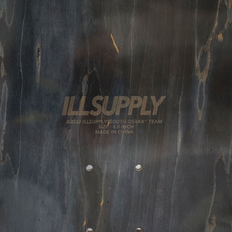 ILLSUPPLY REPEAT OUTLINE LOGO OG DECK / 8.0"