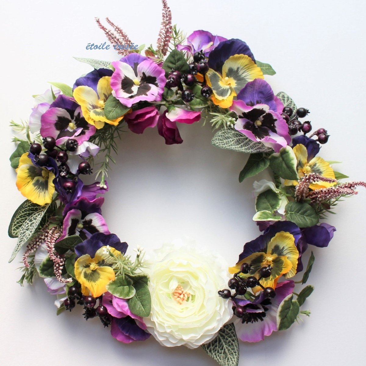 パンジーとラナンキュラスと春色フラワーリース | etoile-irisee