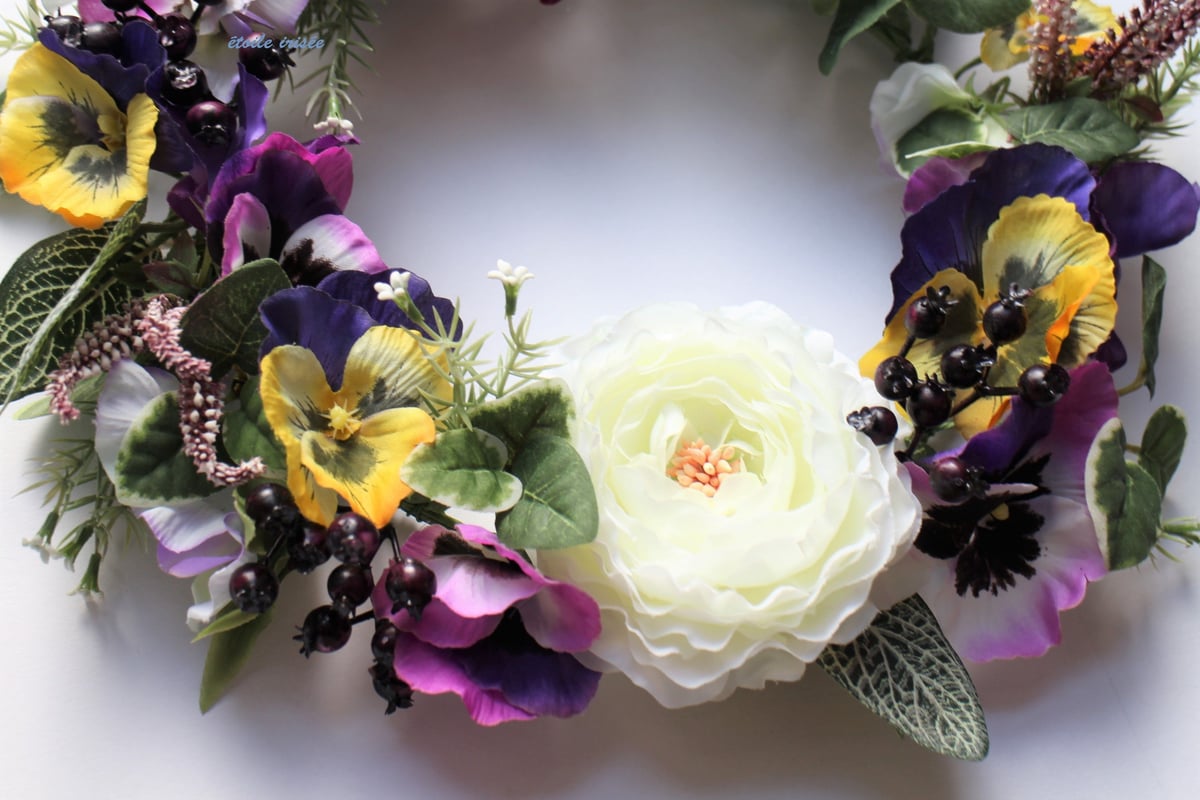 パンジーとラナンキュラスと春色フラワーリース | etoile-irisee