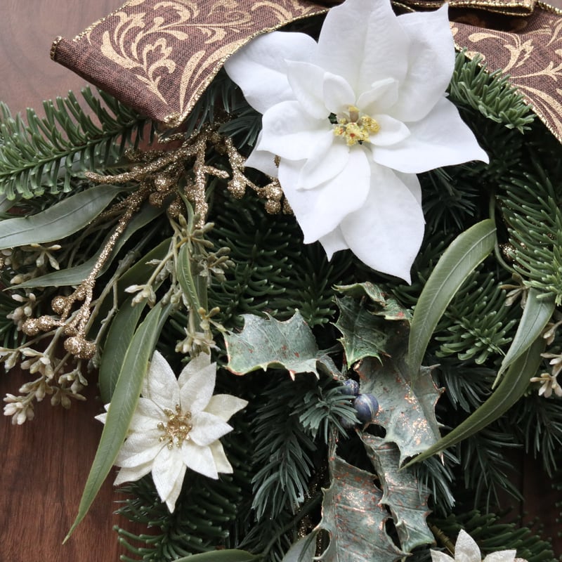 クリスマススワッグ~白のポインセチアとシャンパンゴールドの クリスマススワッグ~白のポインセチアとシャンパンゴールドの