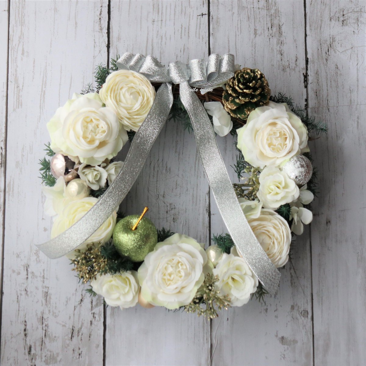 No153 でっかいリボンとリンリンベル♪キラキラクリスマスリース❅2024 No172 リンリンベルとキラキラリボン♬.*゜ちょっと大きめクリスマスリース