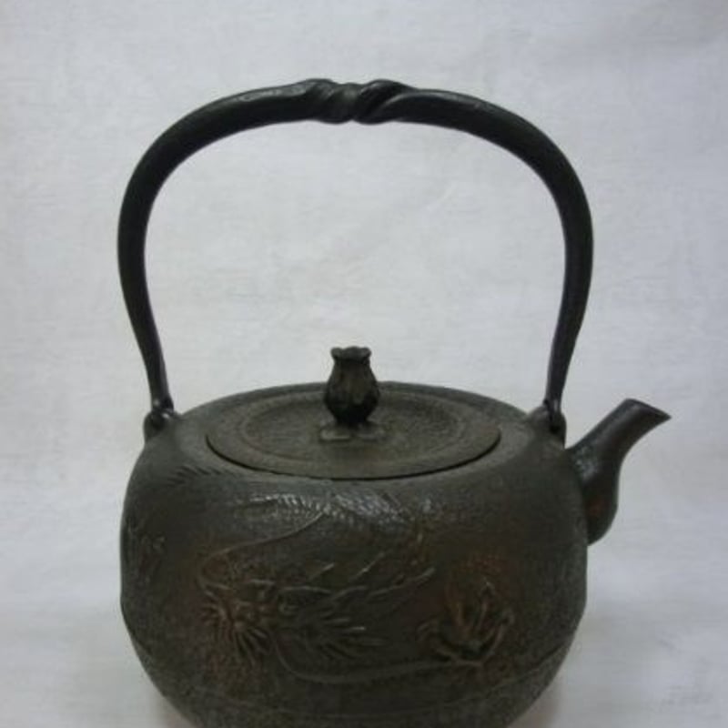 鉄瓶 丸龍(1.6L) 岩戸賢一郎 作 | 杜市 日本伝統工芸 南部鉄器