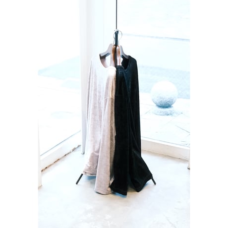 Juha × BIRTHDAY : EX.SHADED VELVET BOAT-NECK L/S