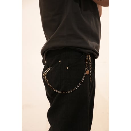 L I V runding : WALLET CHAIN