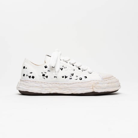 Maison MIHARA YASUHIRO :- PETERSON 23 - original sole embellished canvas Low-Top sneakers