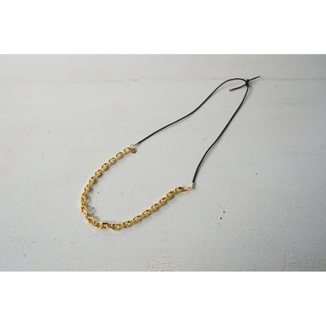 JANE SMITH : CHAIN LEATHER STRAP NECKLACE