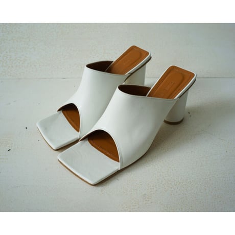 JANE SMITH:SQUARE TOE SANDALS