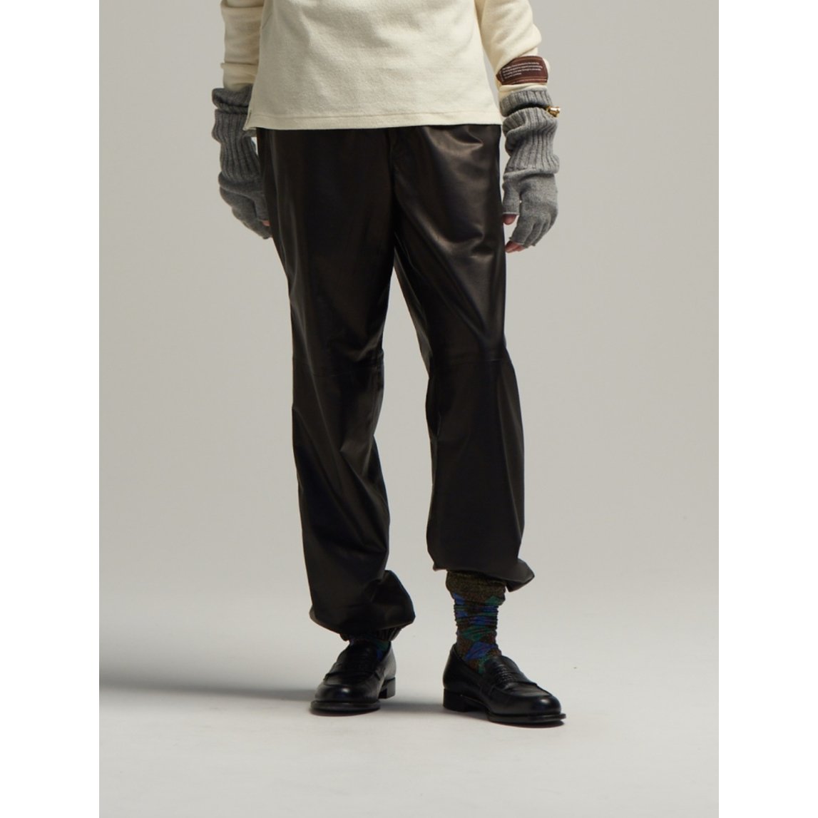 BED j.w. FORD ブラックスラックス Three – Black｜BED j.w. FORD Official Website