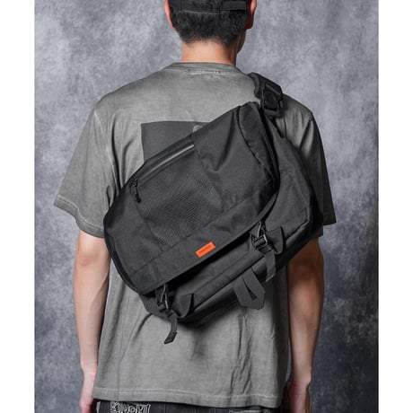 MAKAVERIC : SIGNAL MESSENGER BAG