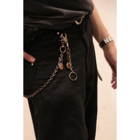 L I V runding : KEY CHAIN