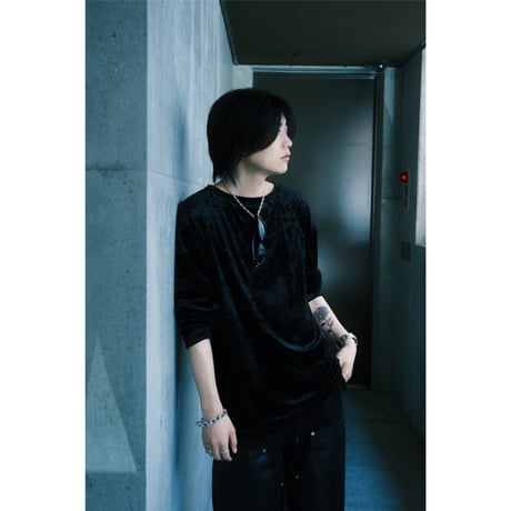 Juha × BIRTHDAY : EX.SHADED VELVET BOAT-NECK L/S