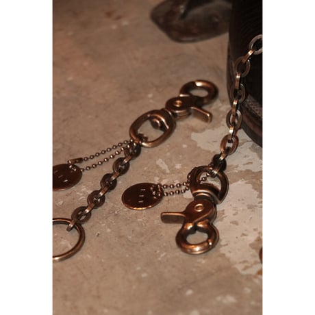 L I V runding : KEY CHAIN