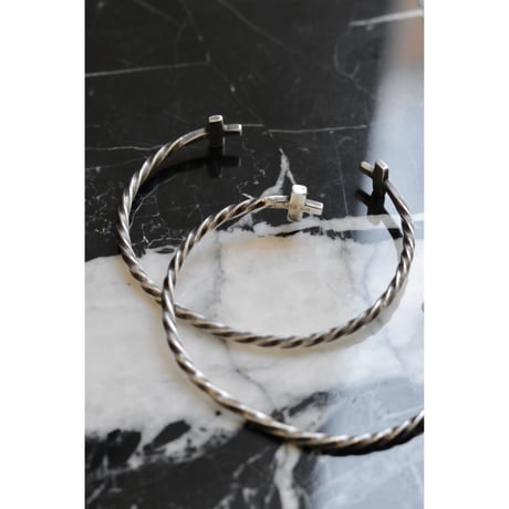 L I V runding : L I V BANGLE  - Cross -