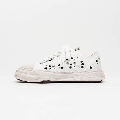 Maison MIHARA YASUHIRO :- PETERSON 23 - original sole embellished canvas Low-Top sneakers