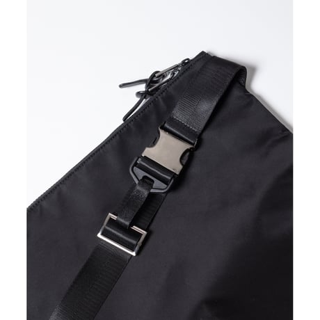 MAKAVERIC : URBAN MESSENGER BAG SIERRA EDITION