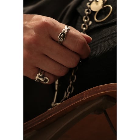 L I V runding : NUDE RING