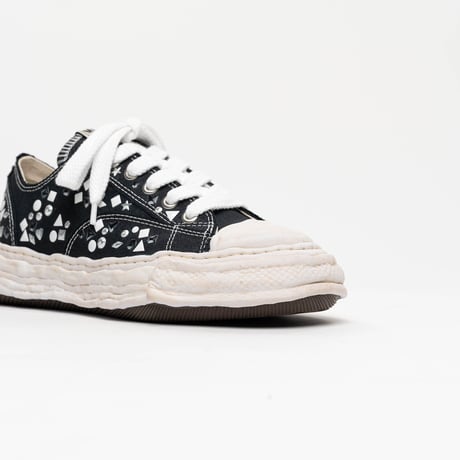 Maison MIHARA YASUHIRO :- PETERSON 23 - original sole embellished canvas Low-Top sneakers