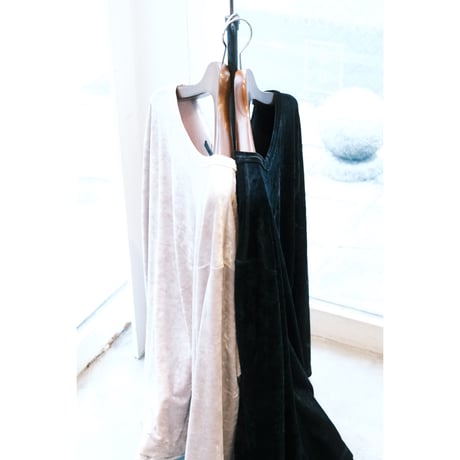 Juha × BIRTHDAY : EX.SHADED VELVET BOAT-NECK L/S