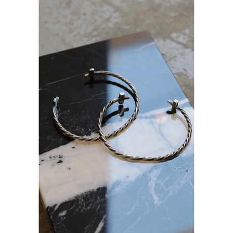 L I V runding : L I V BANGLE  - Cross -