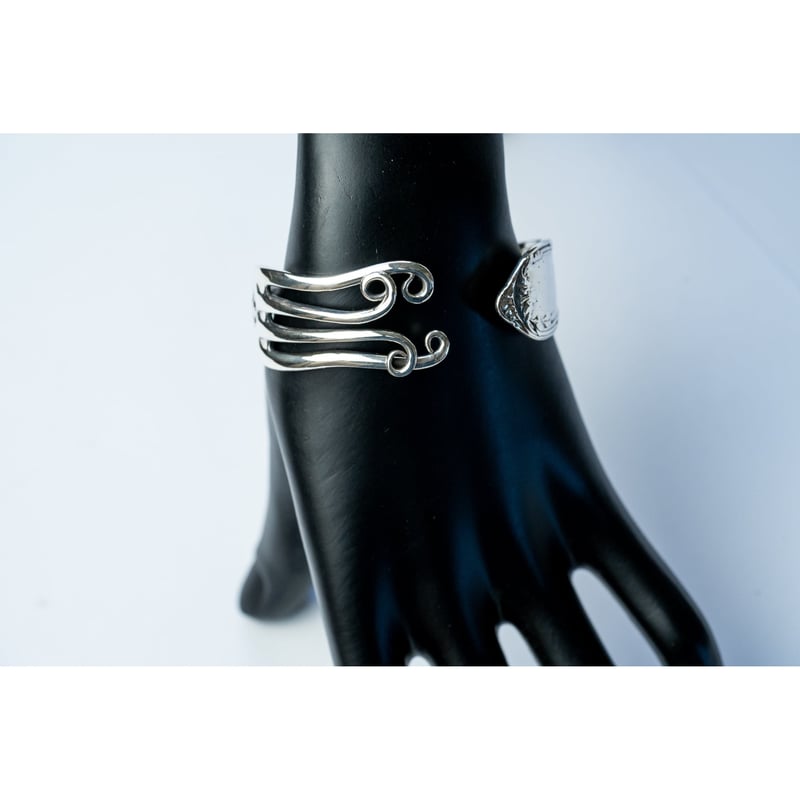 WAKAN SILVER SMITH : BN-032 Antique fork bangle