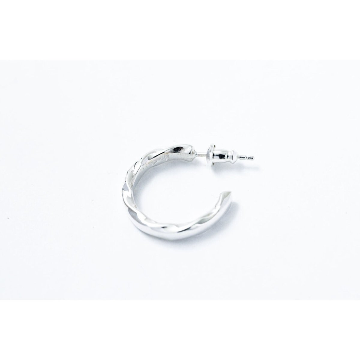 WAKAN SILVER SMITH : PI-010 Side twist earring